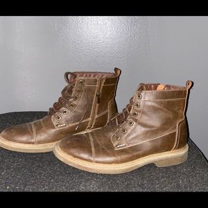 Men’s Perry Ellis lace up leather boots